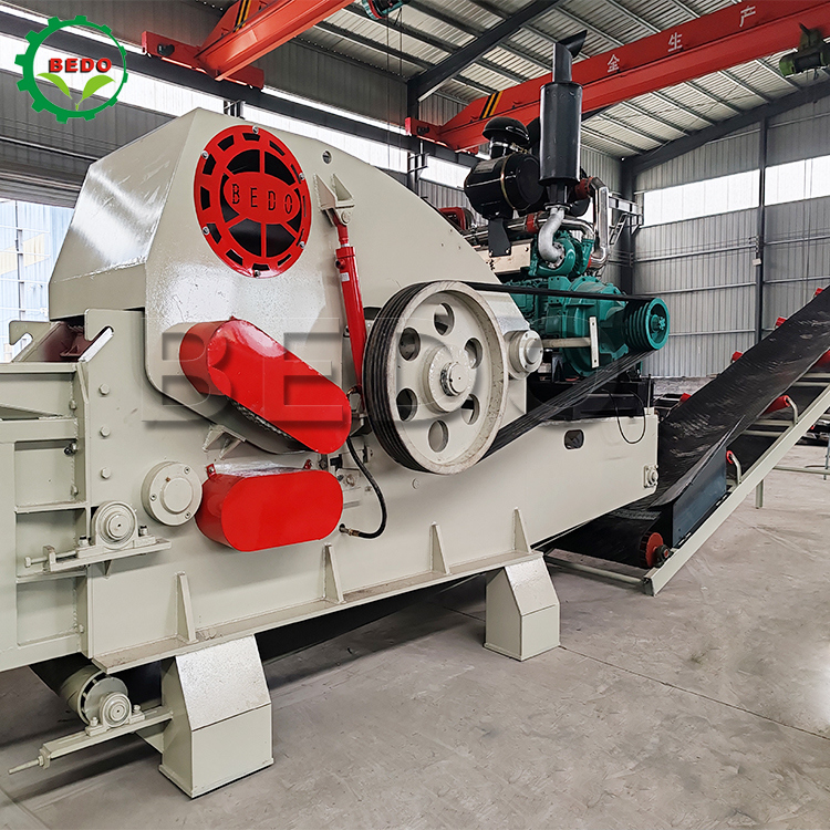 Konveyor Pakan 235HP Mesin Pemotong Kayu Motor Hidrolik 700x400mm Mesin Penghancur Industri Tipe Drum Inlet