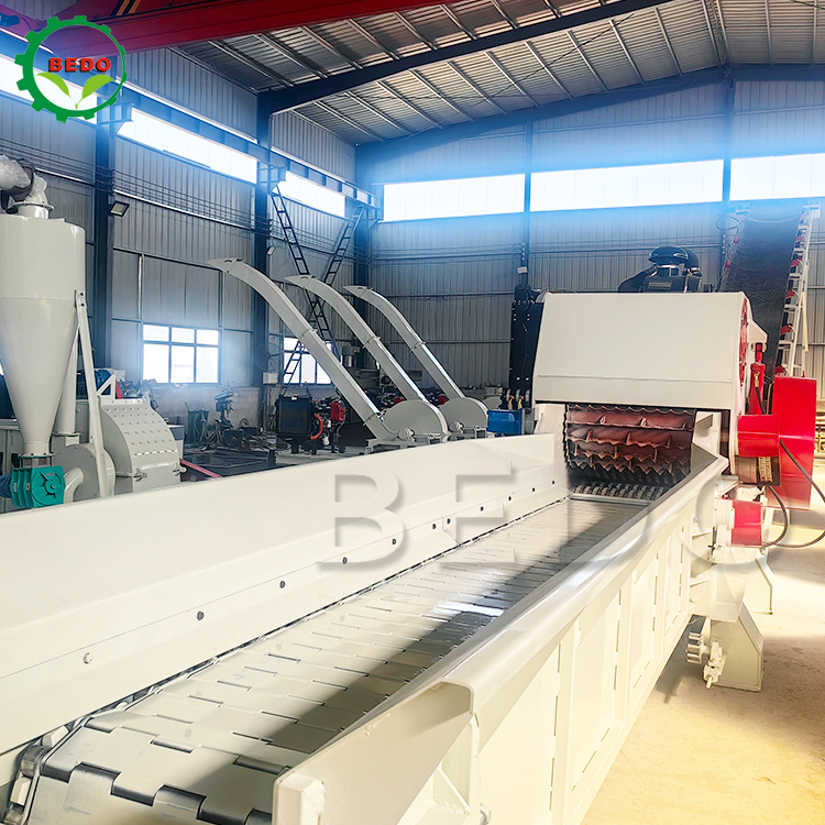 Motor hidraulik 2pcs pisau disesuaikan Kayu Chipper Mesin Feed Conveyor Drum Jenis Shredder Industri