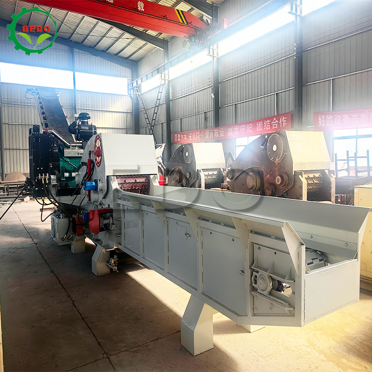Motor hidraulik 2pcs pisau disesuaikan Kayu Chipper Mesin Feed Conveyor Drum Jenis Shredder Industri