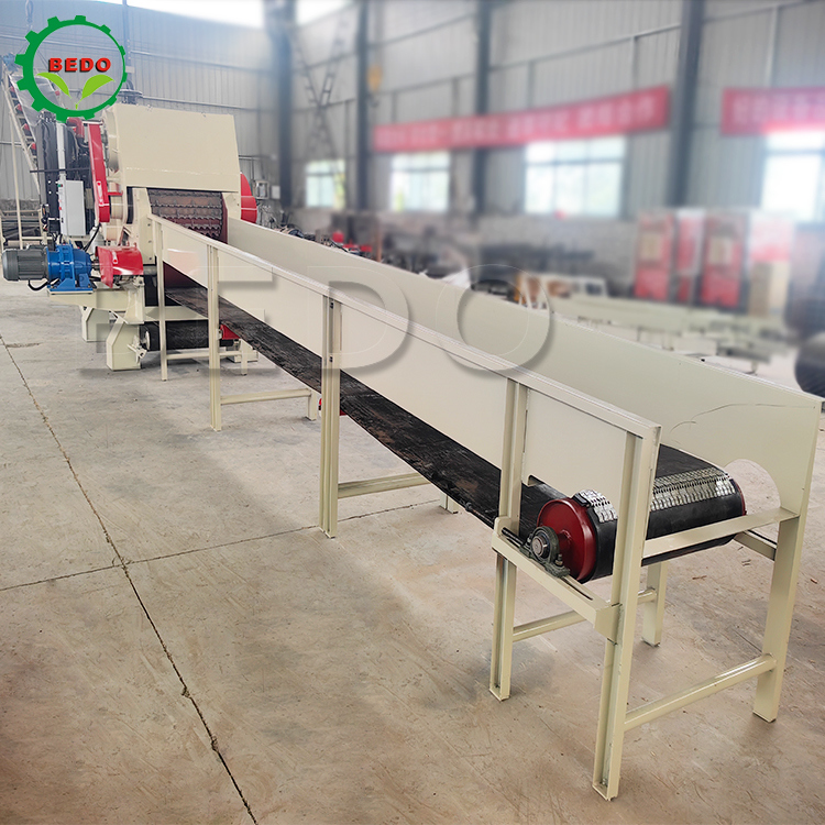 12-15t/h Kapasitas Mesin Pemotong Kayu Diesel 25-35mm Ukuran Chip Heavy Duty Industrial Shredder