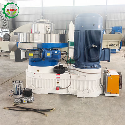Mesin Pellet Kayu 132KW Dengan Kapasitas 1,2-1,5 Ton Garansi Satu Tahun