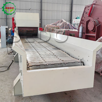 6m panjang feed conveyor mesin kayu crusher dengan 3KW 4KW motor tenaga pembuangan dan 1000MM lebar ukuran feeder