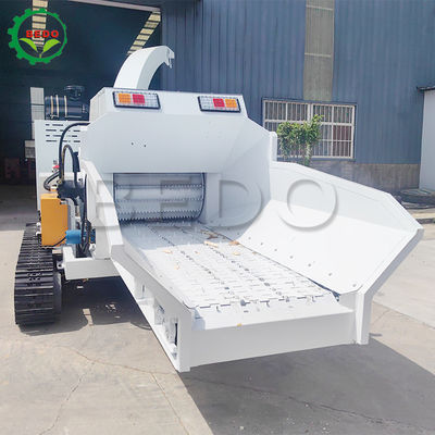 6000 kg/jam Throughput Mesin Pemotong Kayu yang Bisa Ditarik 360 derajat Parachute yang Bisa Disesuaikan 4 Ton Heavy Duty Shredder