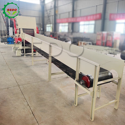 Mesin pemotong kayu mesin diesel yang kuat dengan ukuran chip 25-35mm dan kapasitas 12-15t / h