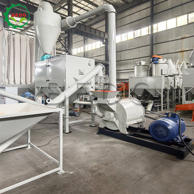 Mesin Bubuk Kayu Tegangan 380V Suhu Normal dan Ukuran Mesh yang Disesuaikan untuk Kebutuhan Pelanggan