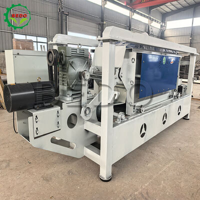 Pisau baja paduan 4kw Mesin Pembuatan Kayu 400kg/jam Kapasitas Peralatan Operasi Otomatis